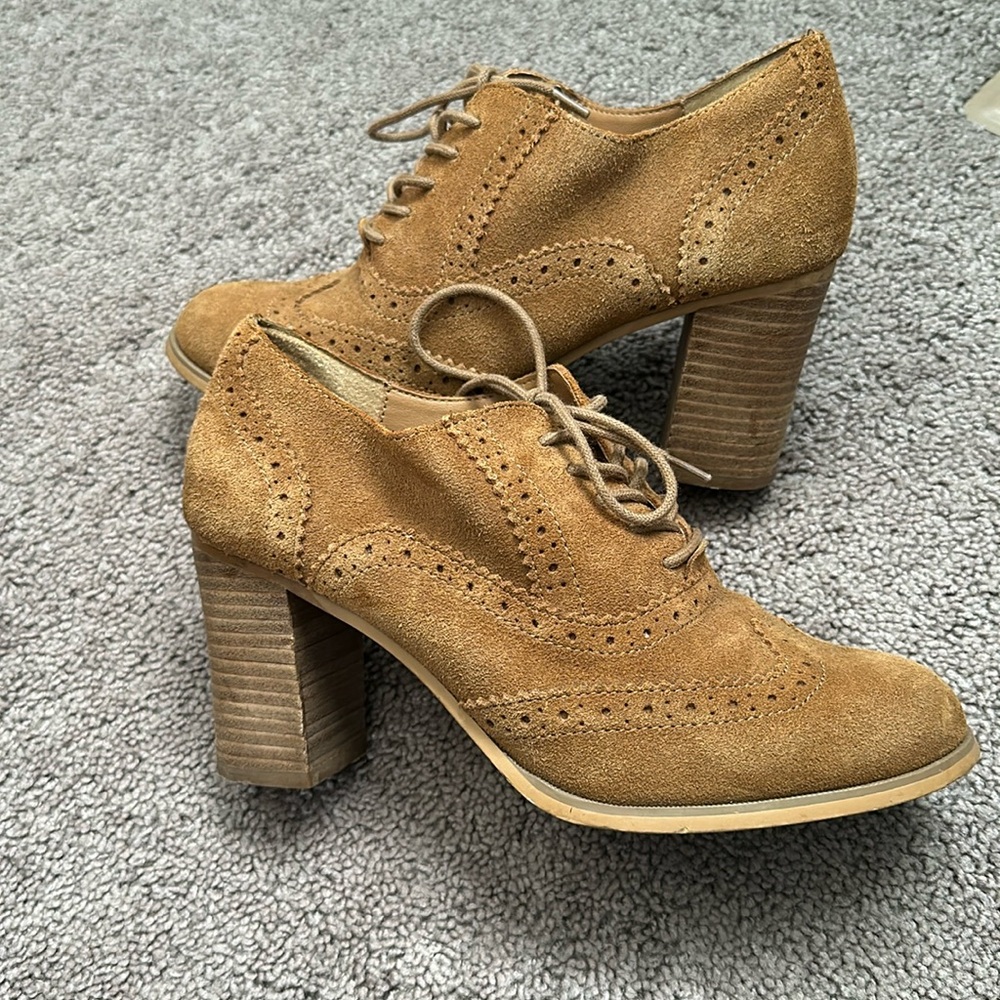 Steve Madden Omyra cognac genuine suede stacked heel oxfords!